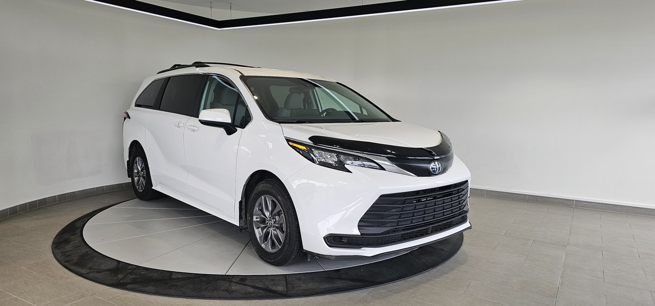 Toyota Sienna LE + AWD + 8 PASSAGERS + CAMERA + BAS KM + WOW +++ 2024