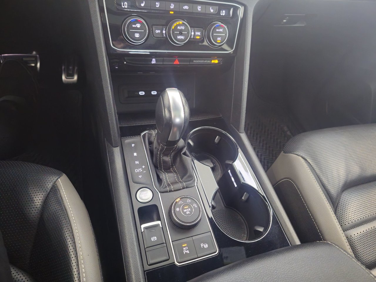 Volkswagen Atlas Cross Sport Execline + R-LINE + V6+ AWD+ CUIR+ CAMERA+ WOW++ 2023