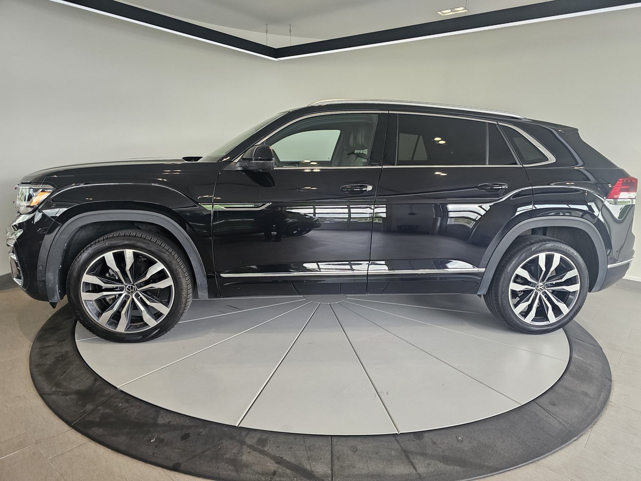 Volkswagen Atlas Cross Sport Execline + R-LINE + V6+ AWD+ CUIR+ CAMERA+ WOW++ 2023