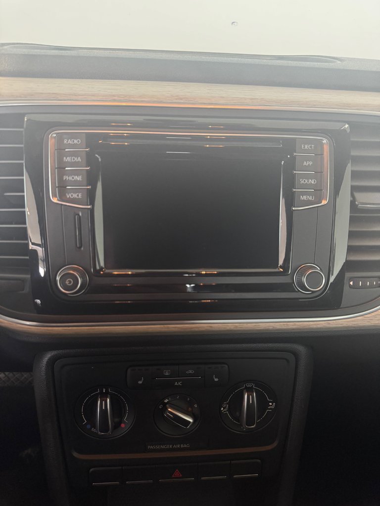 Volkswagen Beetle Convertible A/C + BLUETOOTH + CAMERA + WOW ! +++ 2018