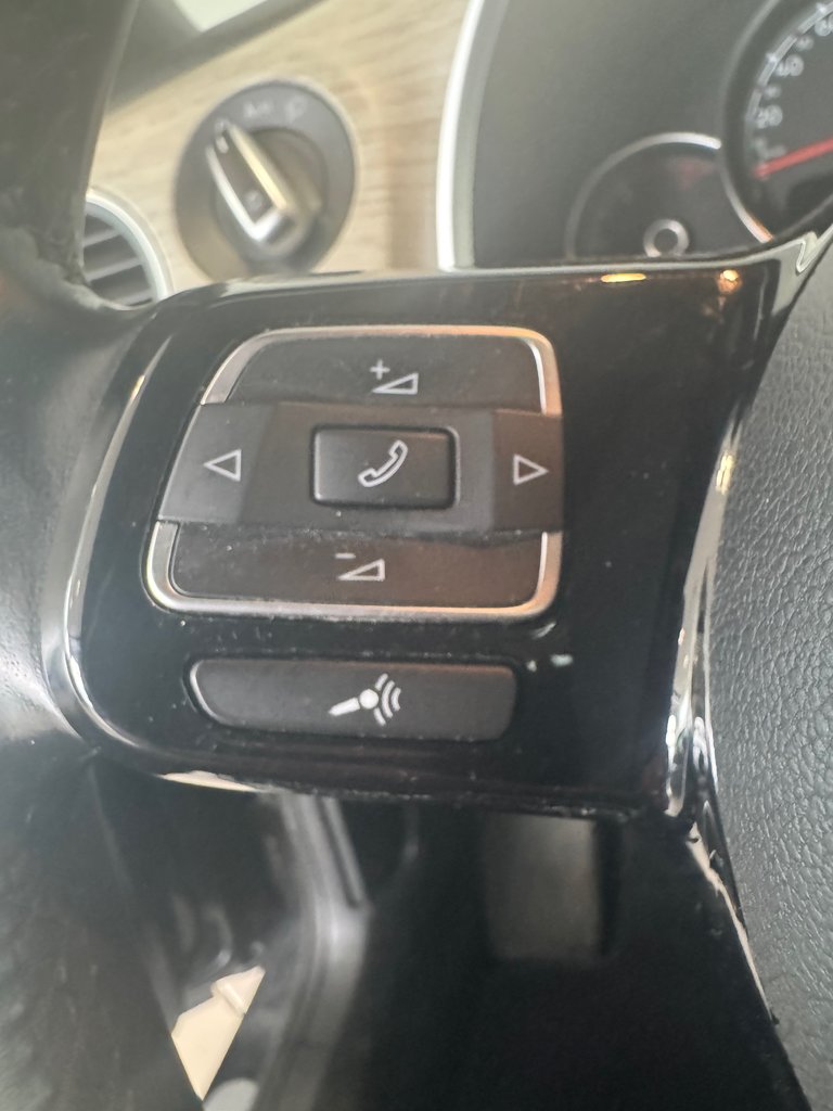 Volkswagen Beetle Convertible A/C + BLUETOOTH + CAMERA + WOW ! +++ 2018