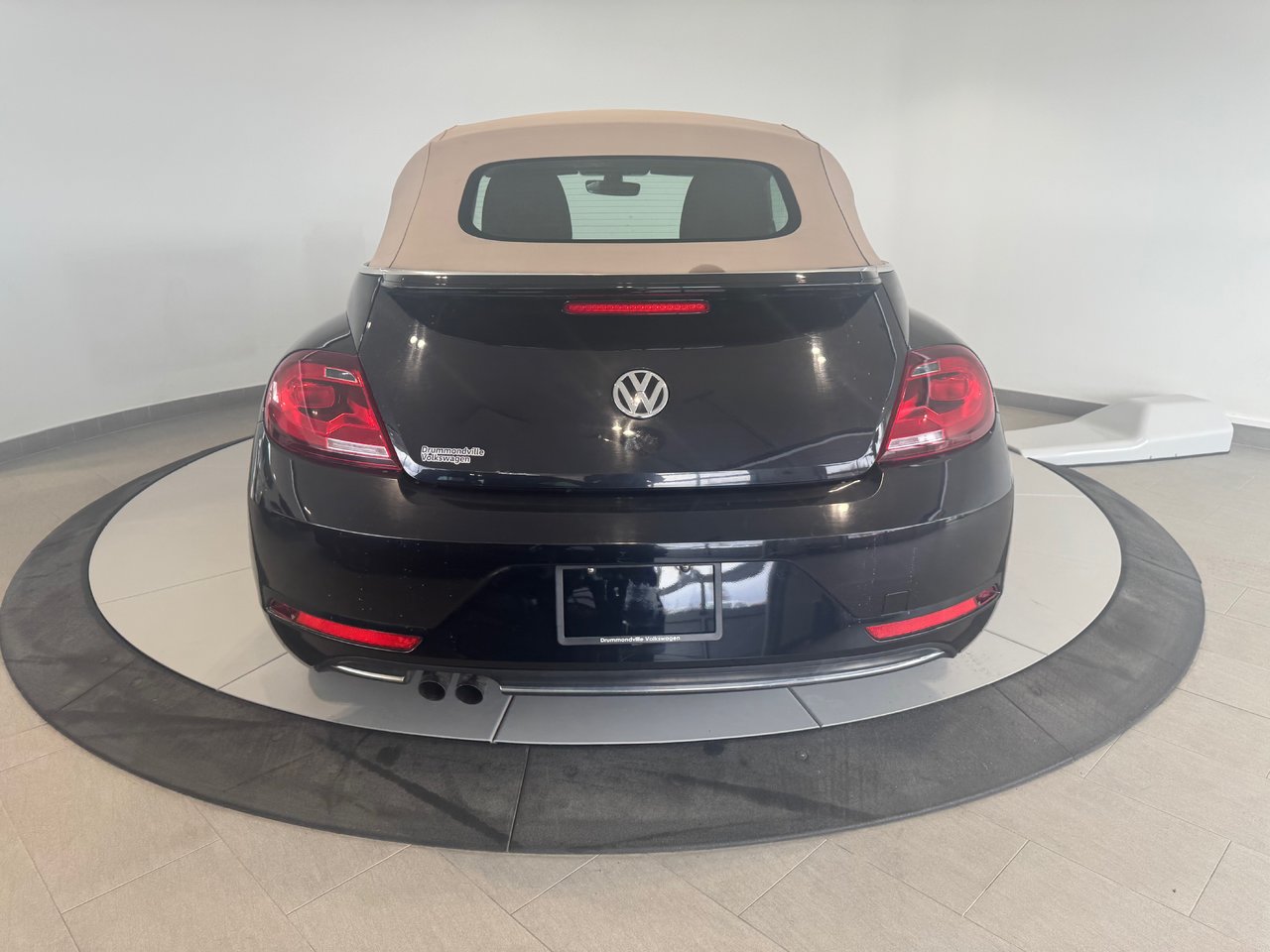 Volkswagen Beetle Convertible A/C + BLUETOOTH + CAMERA + WOW ! +++ 2018