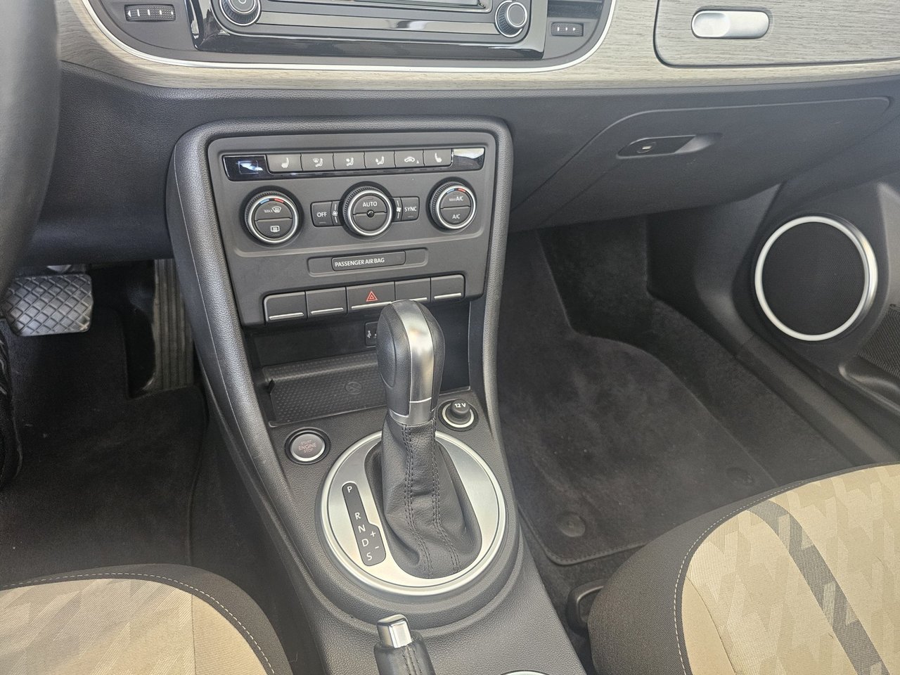 2018 Volkswagen Beetle Convertible COAST + BAS KM + RARE + CAMERA + A/C + WOW +