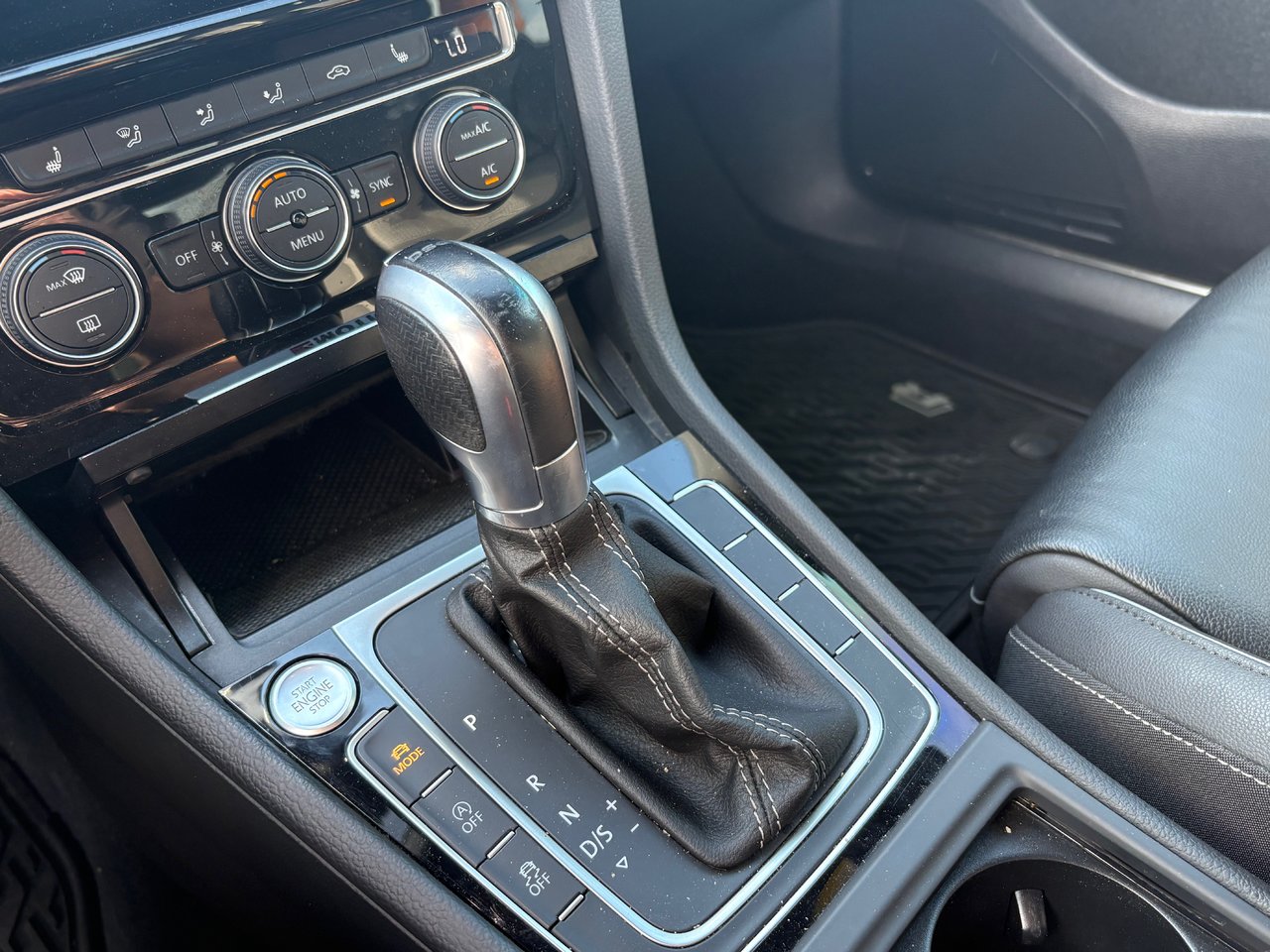 Volkswagen Golf R 4MOTION + CAMERA + CARPLAY + CUIR + WOW!+++ 2019