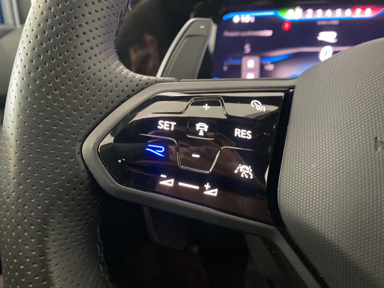 Volkswagen Golf R R + DSG + CARPLAY + CAMERA + 333 HP + WOW +++ 2024