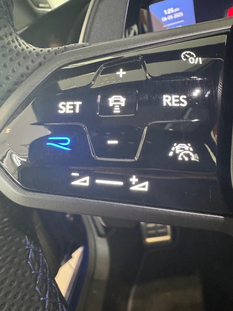Volkswagen Golf R TOIT + CUIR + CARPLAY + 1 PROPRIO + WOW!+++ 2024