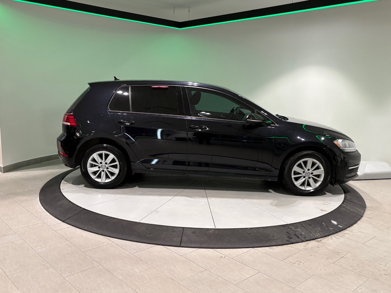 Volkswagen Golf Comfortline + CARPLAY + SIEGE CHAUFFANT + CAMERA + 2019 1 PROPRIO