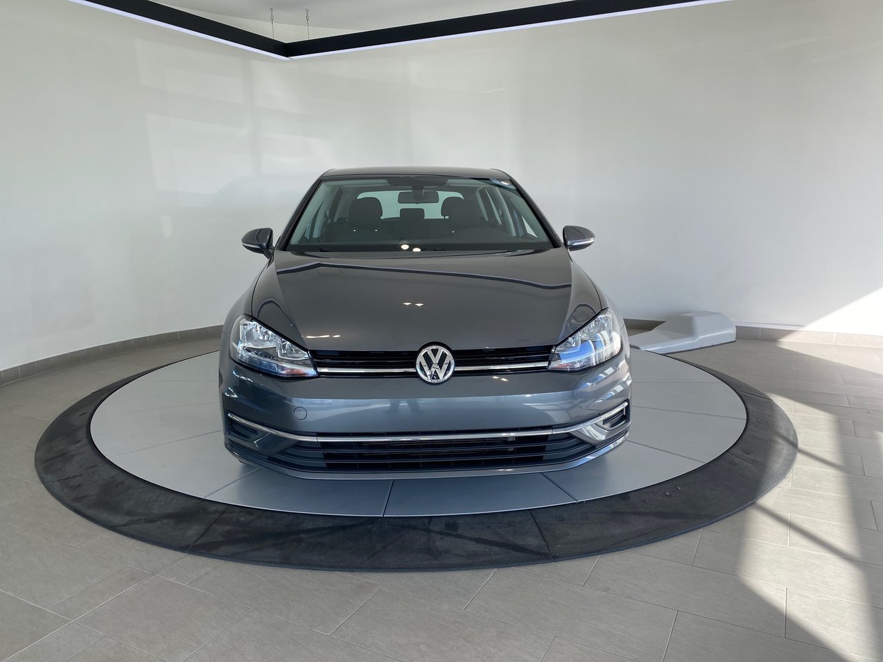 Volkswagen Golf COMFORTLINE + A/C + CARPLAY + CAMERA + BAS KM +++ 2019