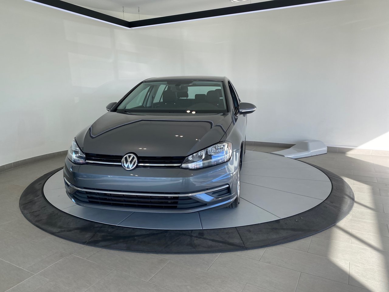 Volkswagen Golf COMFORTLINE + A/C + CARPLAY + CAMERA + BAS KM +++ 2019