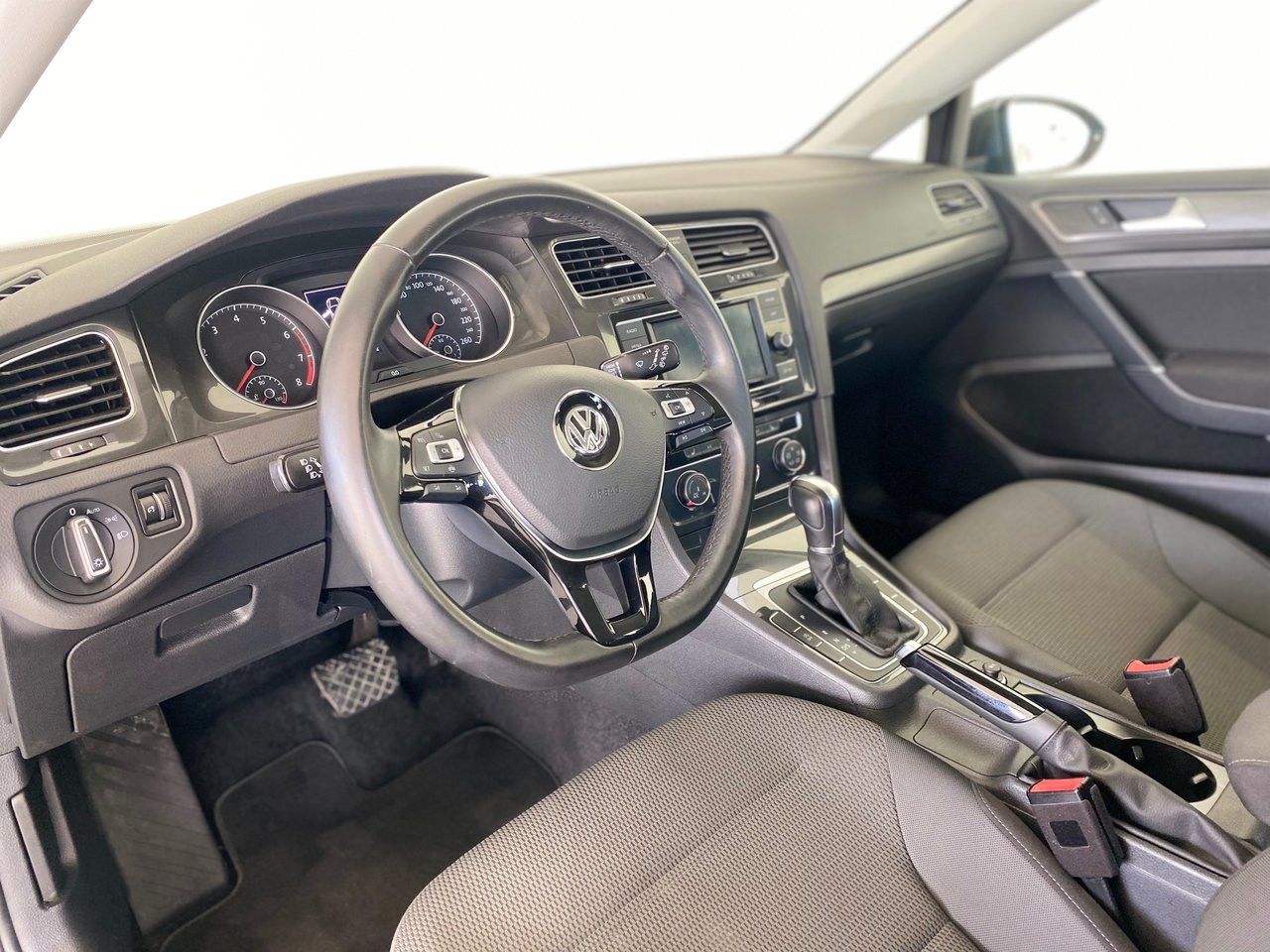 Volkswagen Golf COMFORTLINE + A/C + CARPLAY + CAMERA + BAS KM +++ 2019