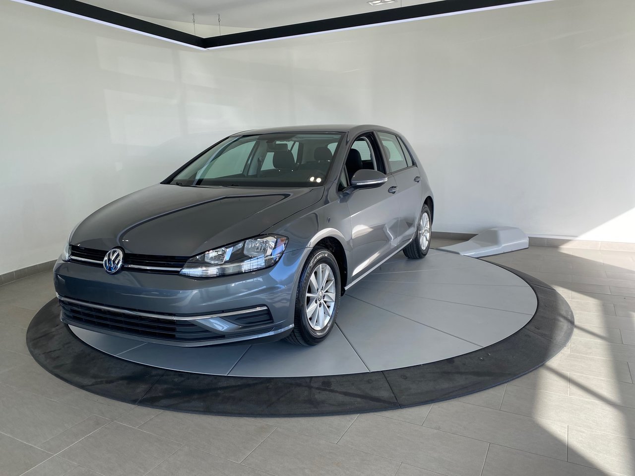 Volkswagen Golf COMFORTLINE + A/C + CARPLAY + CAMERA + BAS KM +++ 2019