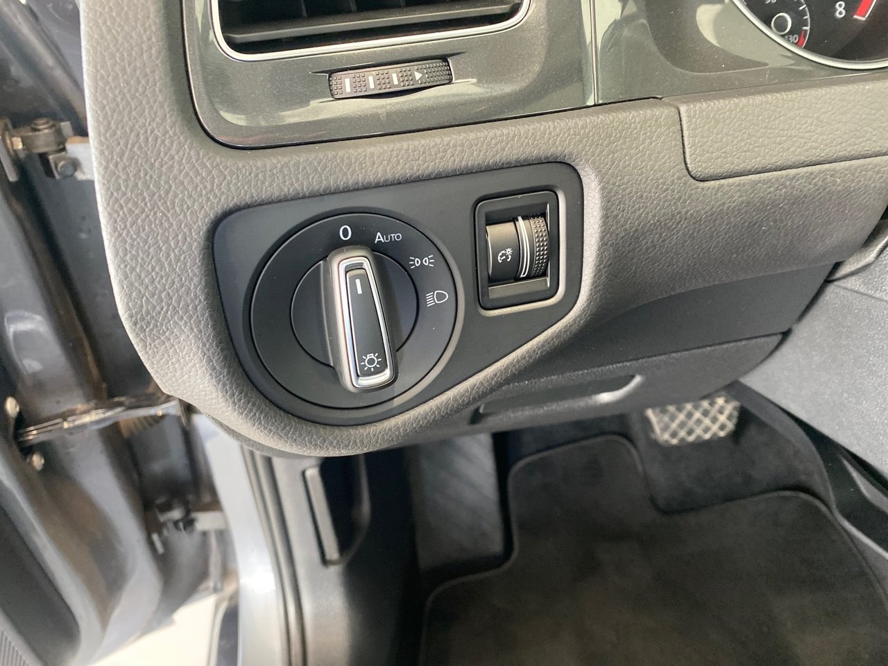 Volkswagen Golf COMFORTLINE + A/C + CARPLAY + CAMERA + BAS KM +++ 2019