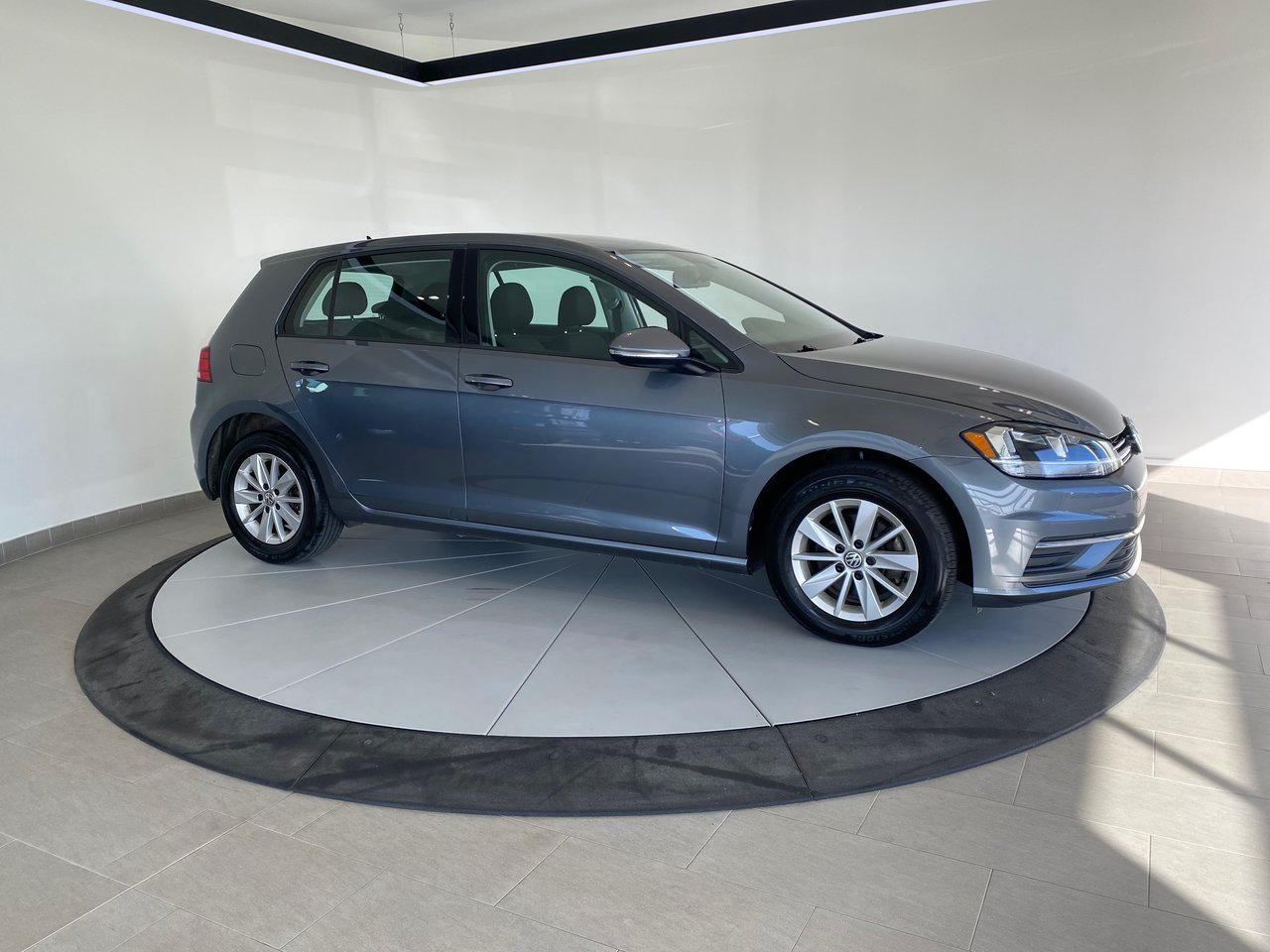 Volkswagen Golf COMFORTLINE + A/C + CARPLAY + CAMERA + BAS KM +++ 2019