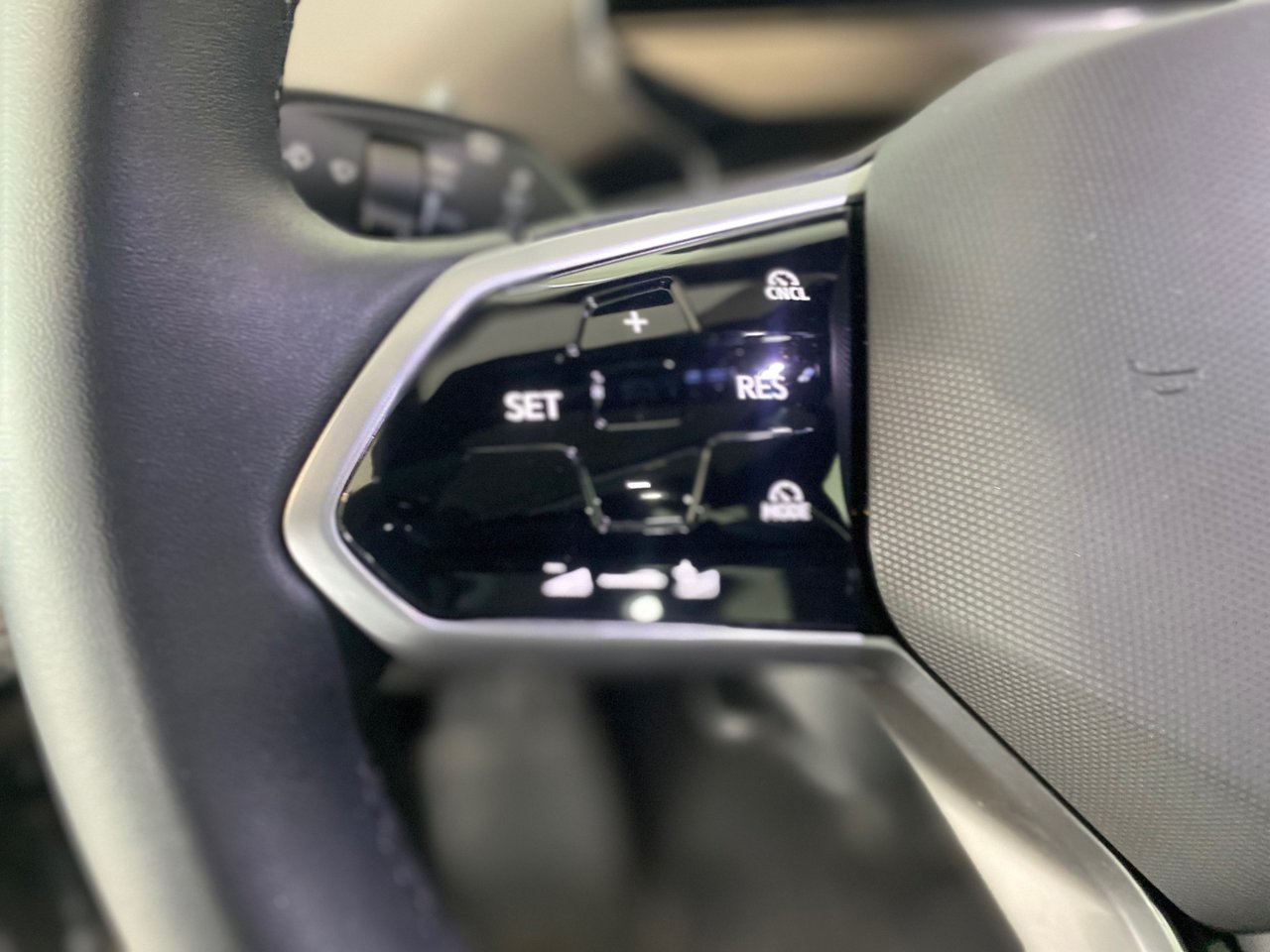 Volkswagen ID.4 PRO S + AWD + CARPLAY + CAMERA + GPS+TOIT+ WOW+++ 2024