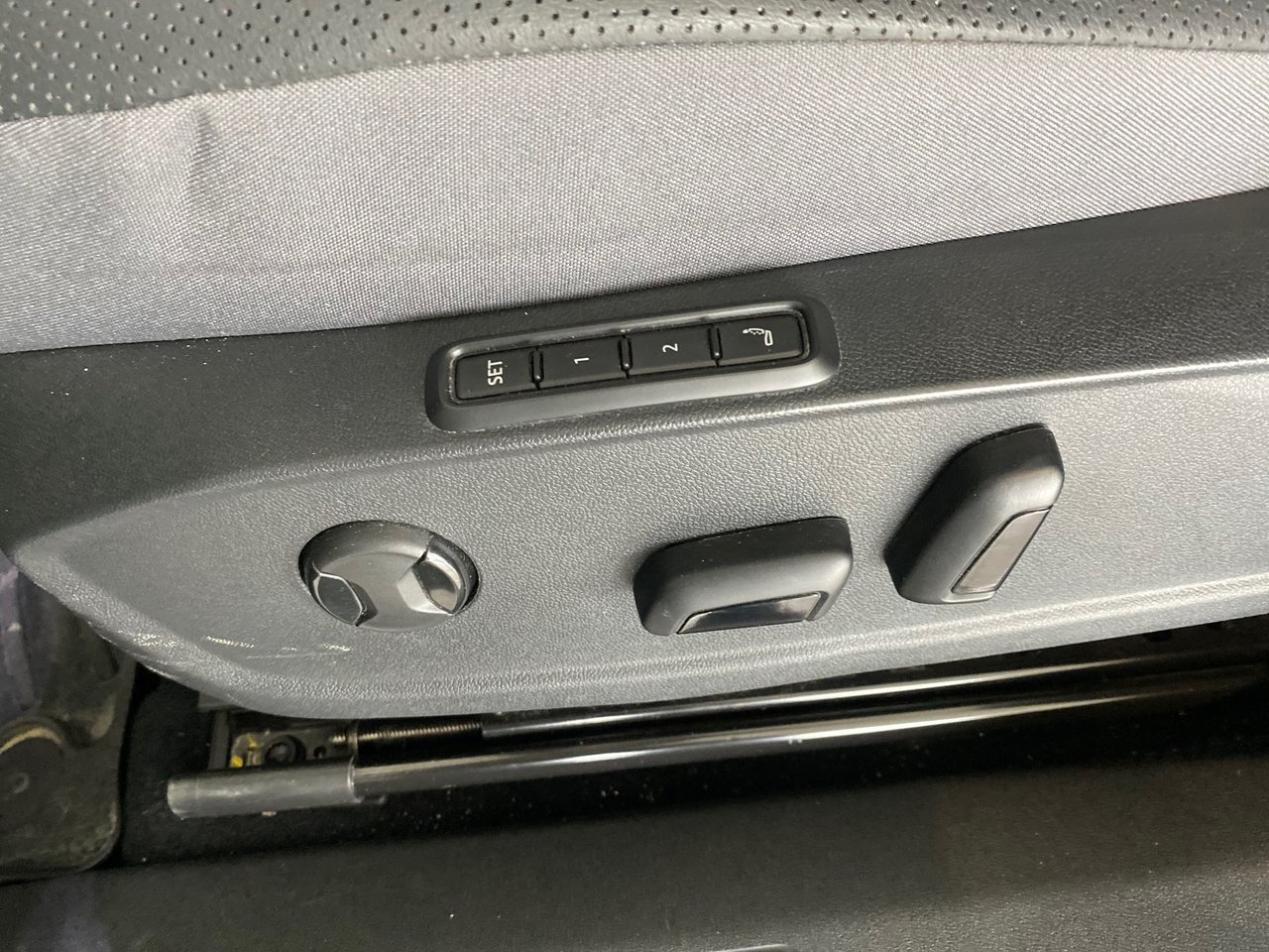 Volkswagen ID.4 PRO S + AWD + CARPLAY + CAMERA + GPS+TOIT+ WOW+++ 2024