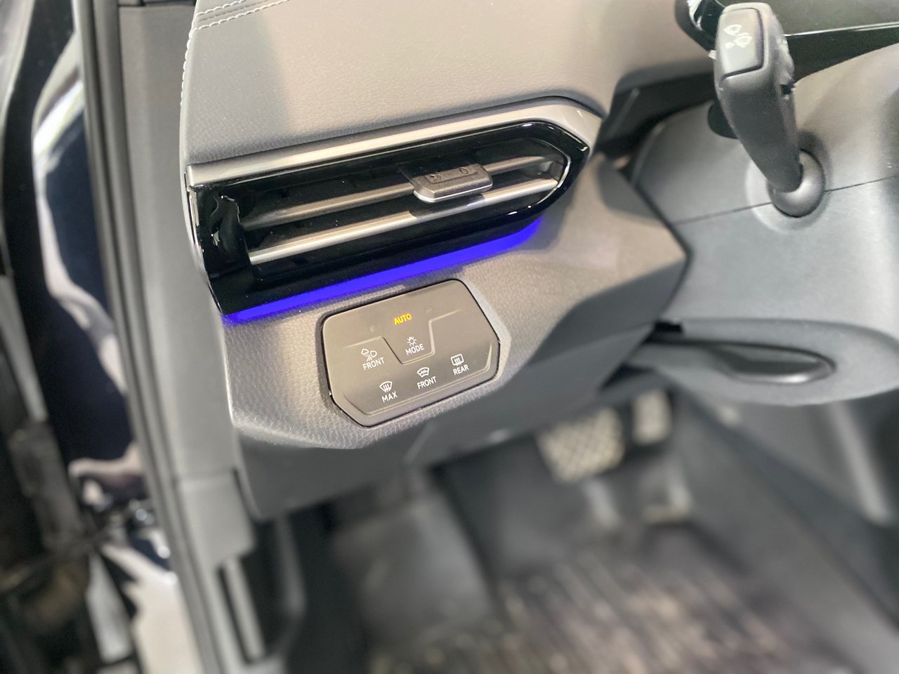 Volkswagen ID.4 PRO S + AWD + CARPLAY + CAMERA + GPS+TOIT+ WOW+++ 2024