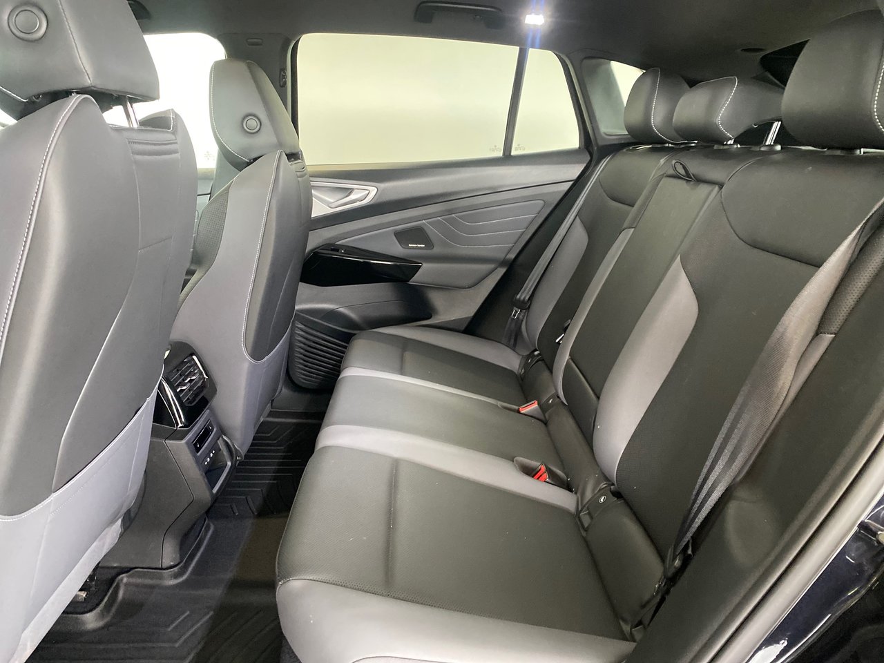 Volkswagen ID.4 PRO S + AWD + CARPLAY + CAMERA + GPS+TOIT+ WOW+++ 2024