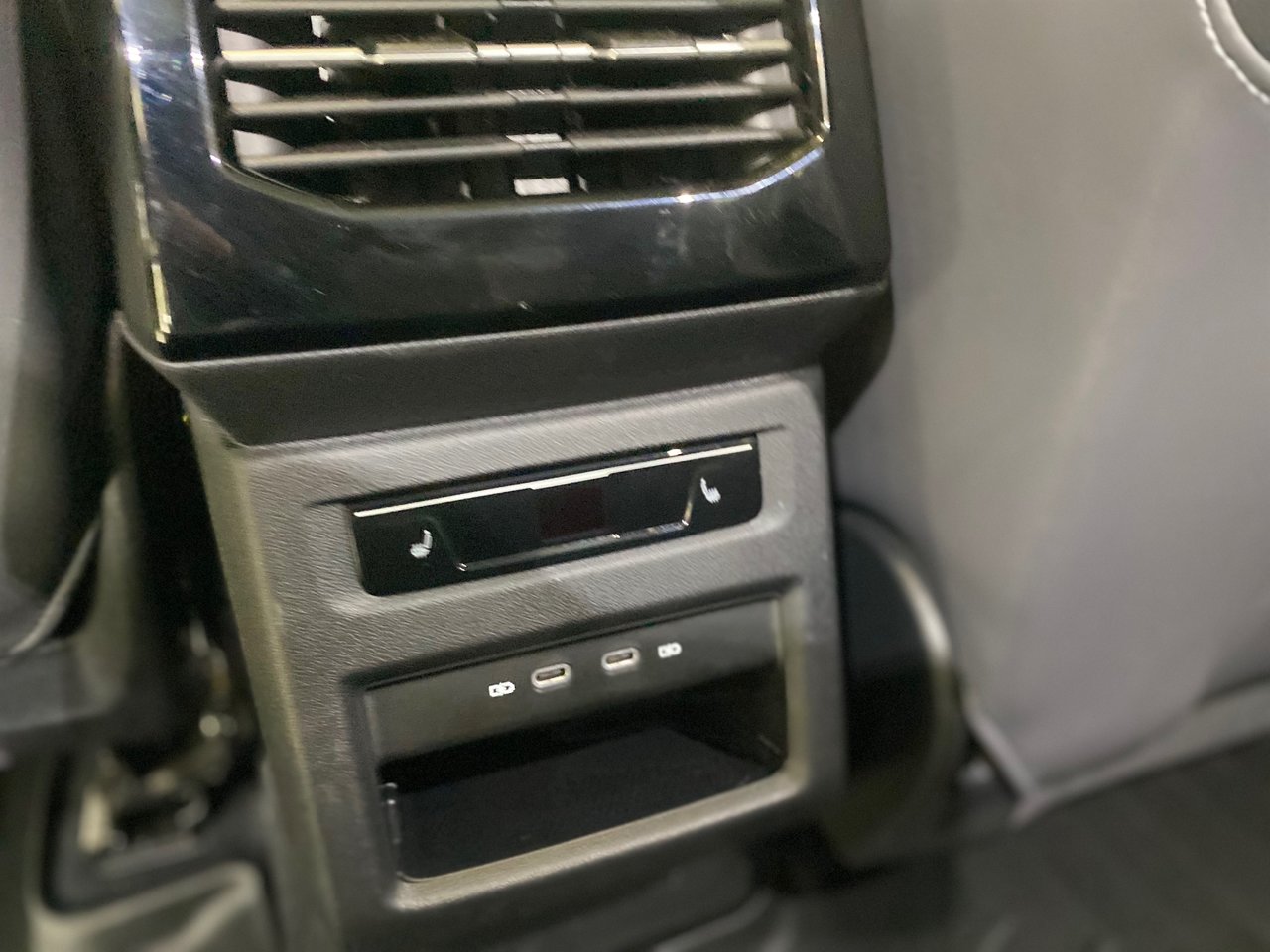 Volkswagen ID.4 PRO S + AWD + CARPLAY + CAMERA + GPS+TOIT+ WOW+++ 2024