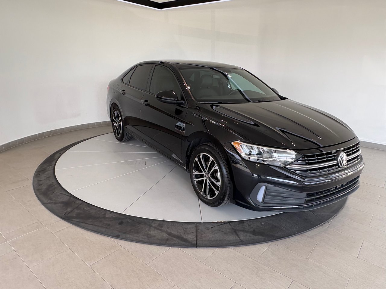Volkswagen Jetta COMFORTLINE + AC + CARPLAY + NAV + CAMERA+ WOW!++ 2022