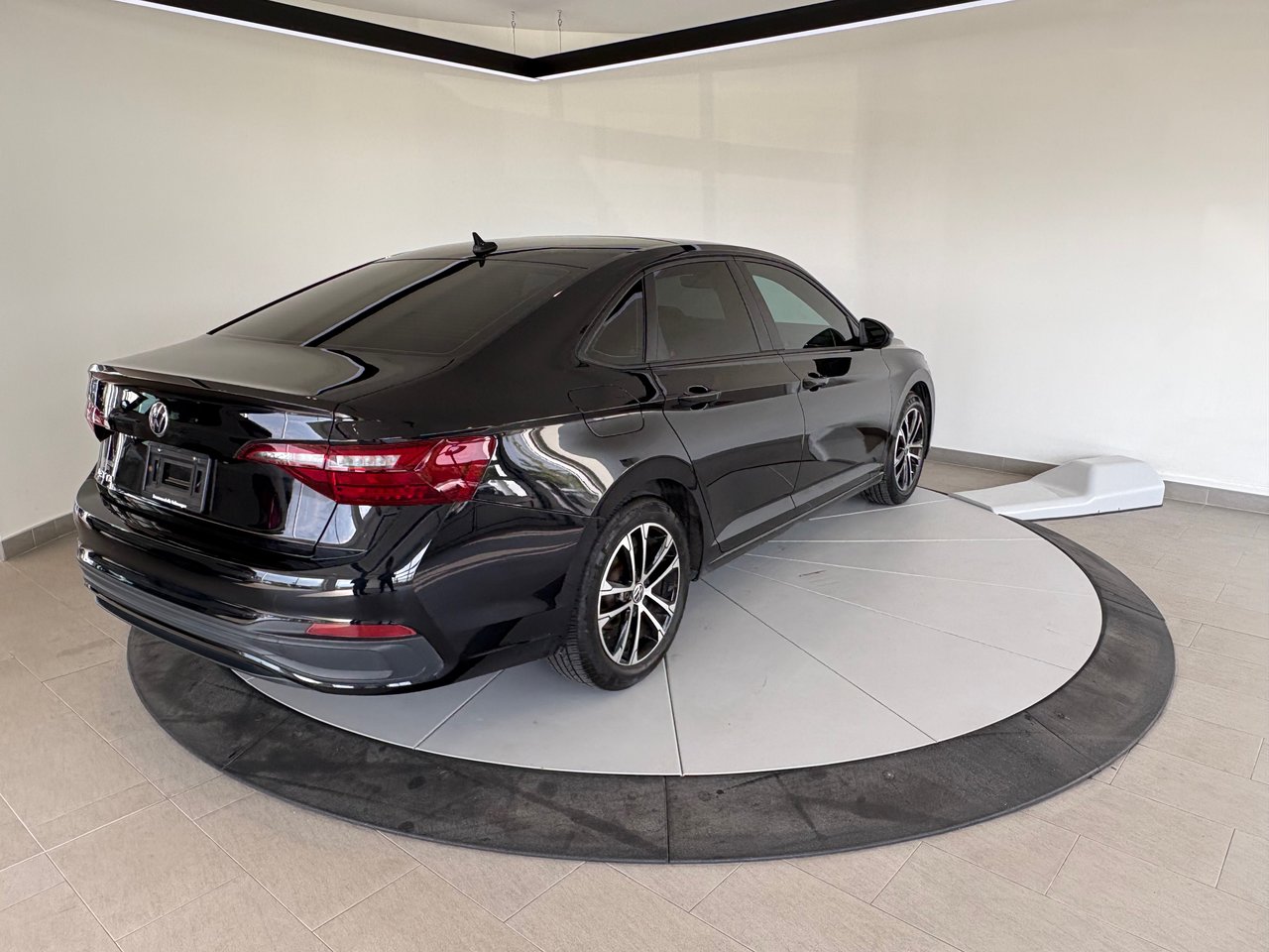 2022 Volkswagen Jetta COMFORTLINE + AC + CARPLAY + NAV + CAMERA+ WOW!++