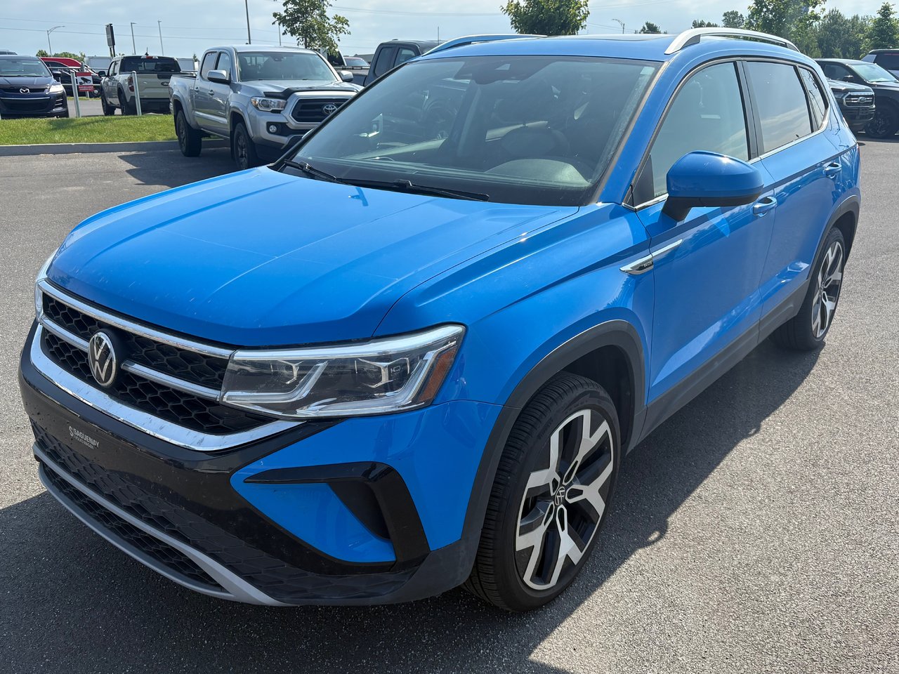 2022 Volkswagen Taos Highline + 4MOTION + CUIR + CARPLAY + NAV + WOW!++