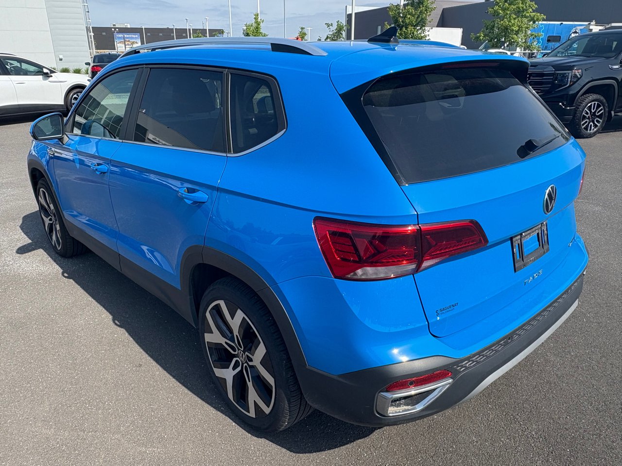 2022 Volkswagen Taos Highline + 4MOTION + CUIR + CARPLAY + NAV + WOW!++