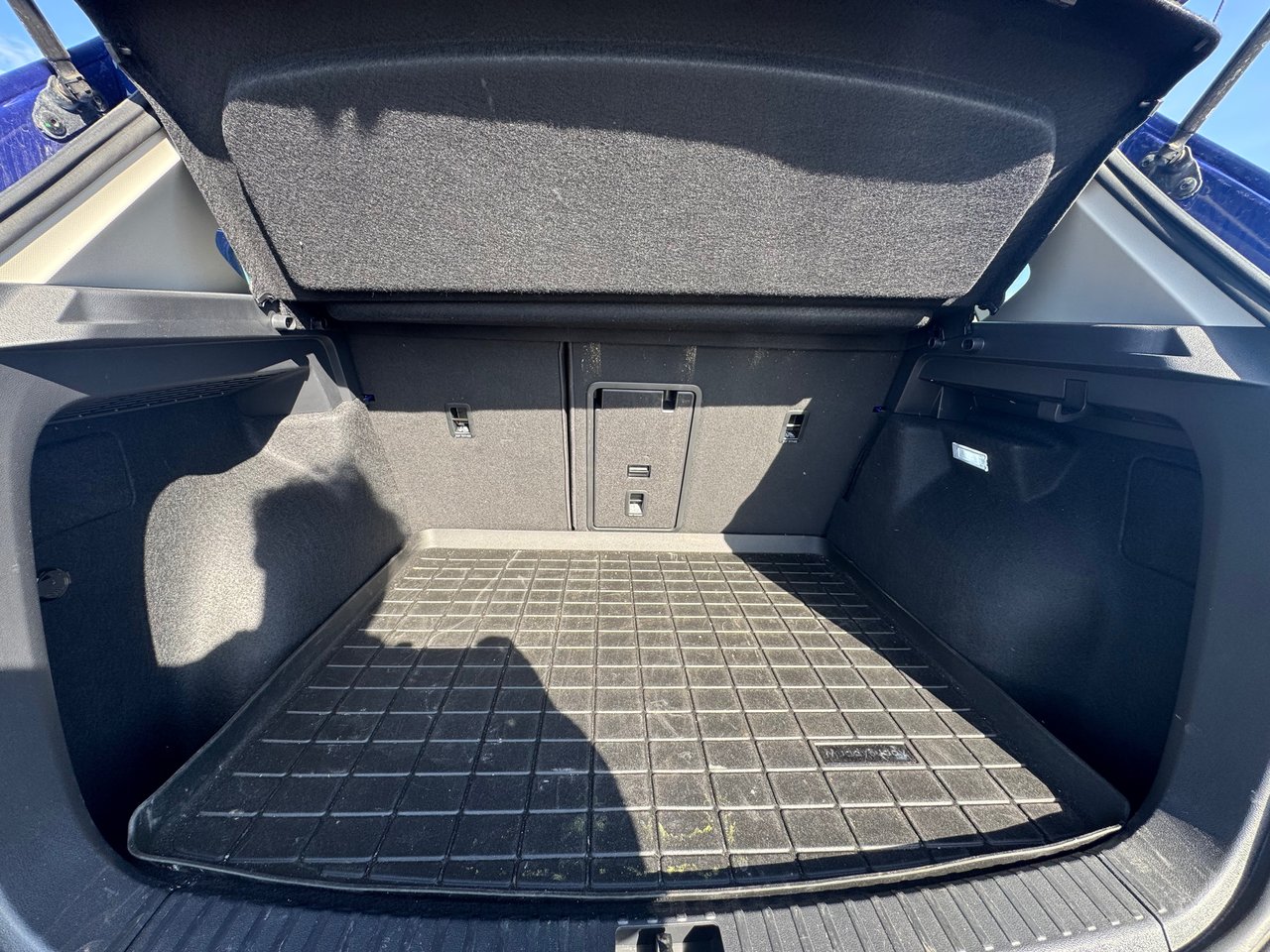 Volkswagen Taos Comfortline + AWD + A/C + CARPLAY + CAMERA + WOW + 2024