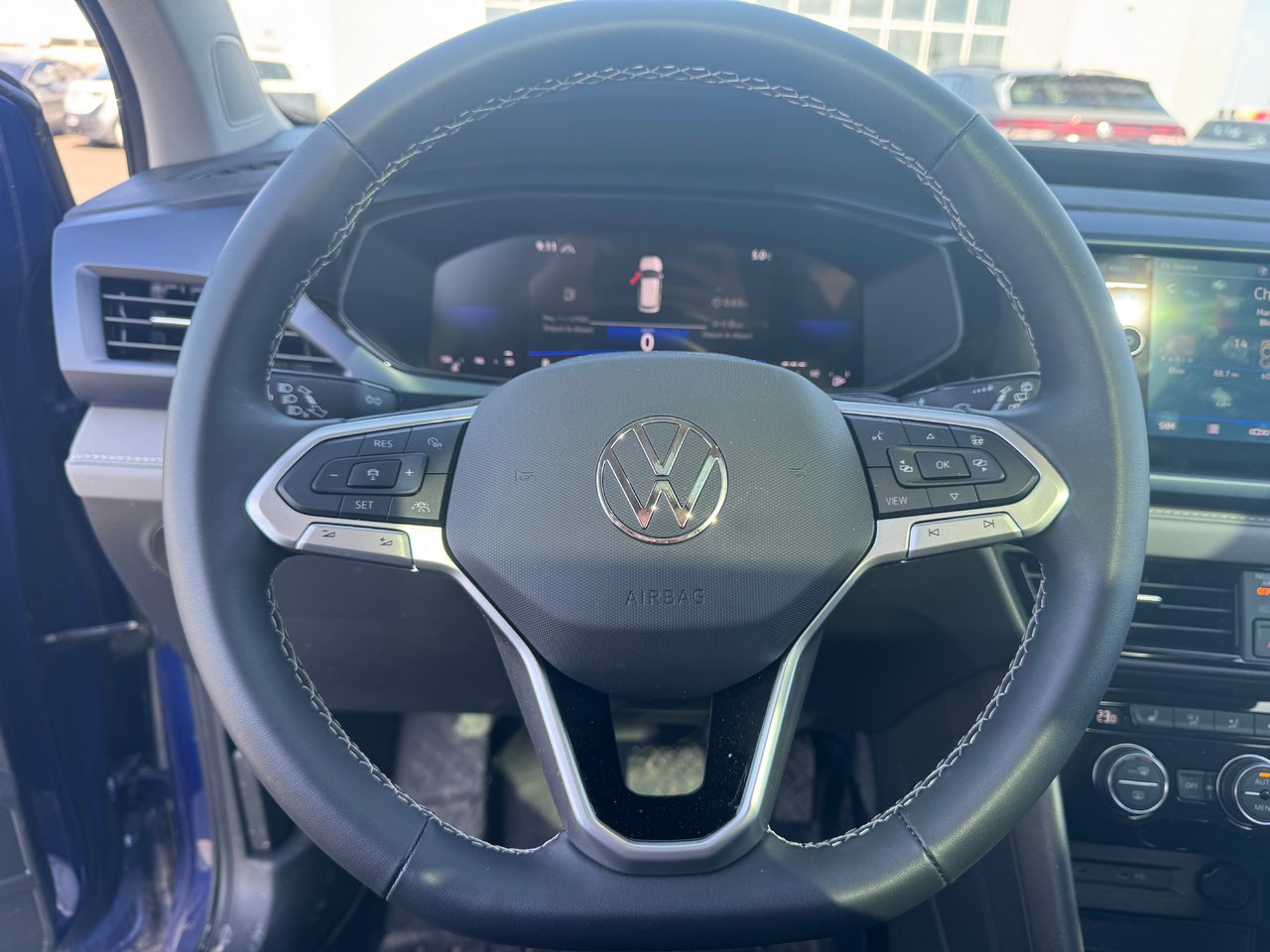 Volkswagen Taos Comfortline + AWD + A/C + CARPLAY + CAMERA + WOW + 2024