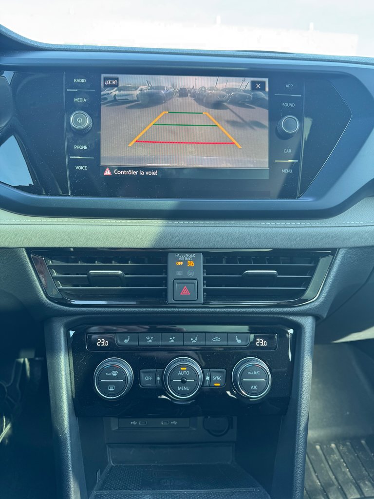 Volkswagen Taos Comfortline + AWD + A/C + CARPLAY + CAMERA + WOW + 2024