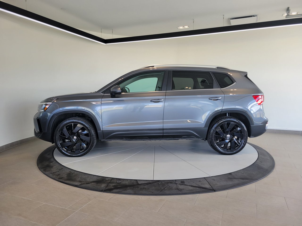 Volkswagen Taos Comfortline + TOIT + CUIR + AWD + CARPLAY + WOW ++ 2024