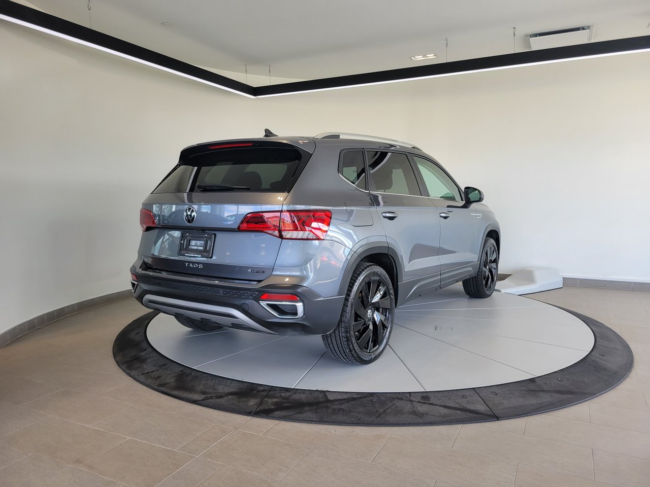 Volkswagen Taos Comfortline + TOIT + CUIR + AWD + CARPLAY + WOW ++ 2024