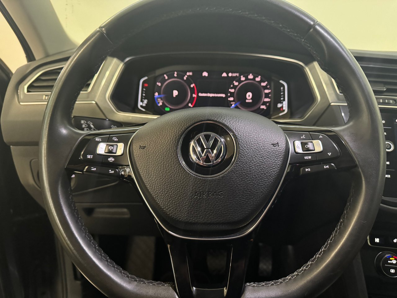 2020 Volkswagen Tiguan Highline + CARPLAY + NAV + CUIR + TOIT PANO +++