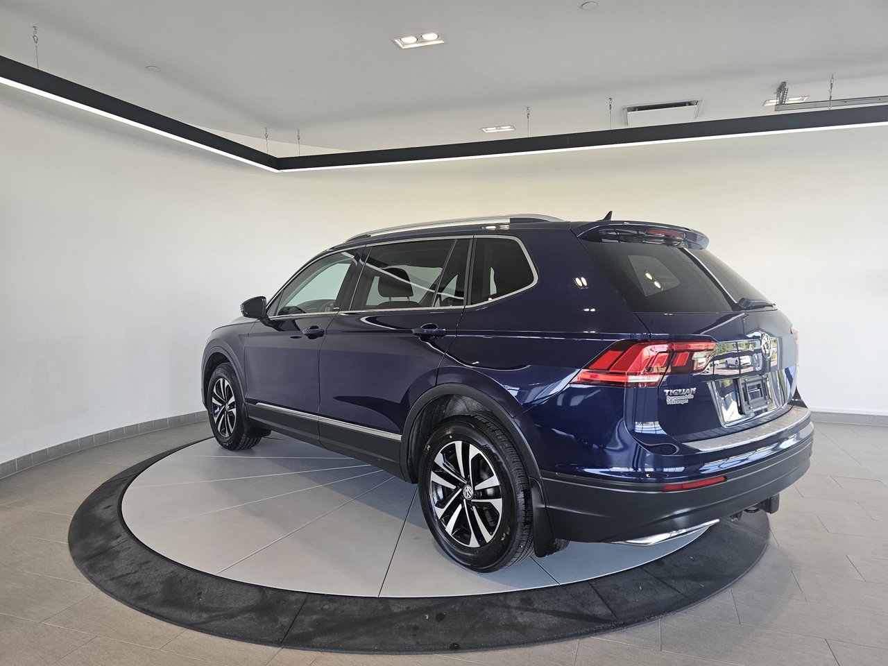 2021 Volkswagen Tiguan UNITED 4 MOTION + AC + CARPLAY + CAMERA + WOW !+++