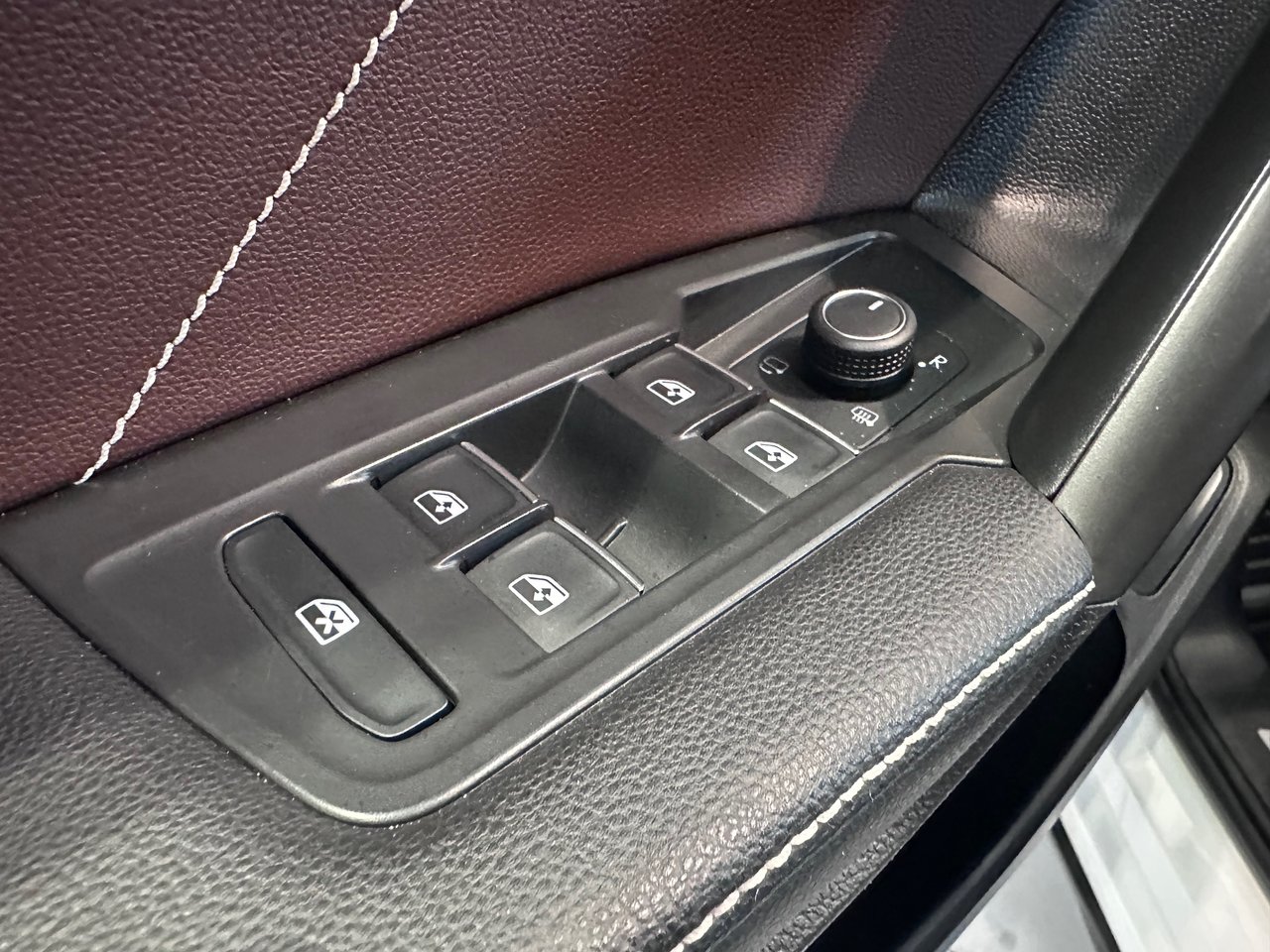 Volkswagen Tiguan Highline R-Line + TOIT + CUIR + NAV/GPS + WOW +++ 2022