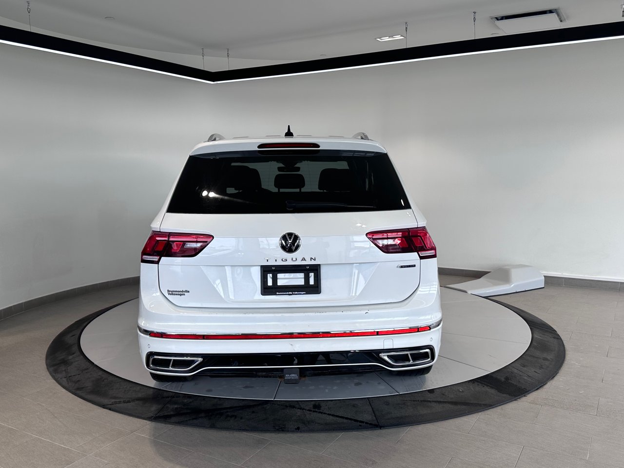 Volkswagen Tiguan Highline R-Line + TOIT + CUIR + NAV/GPS + WOW +++ 2022