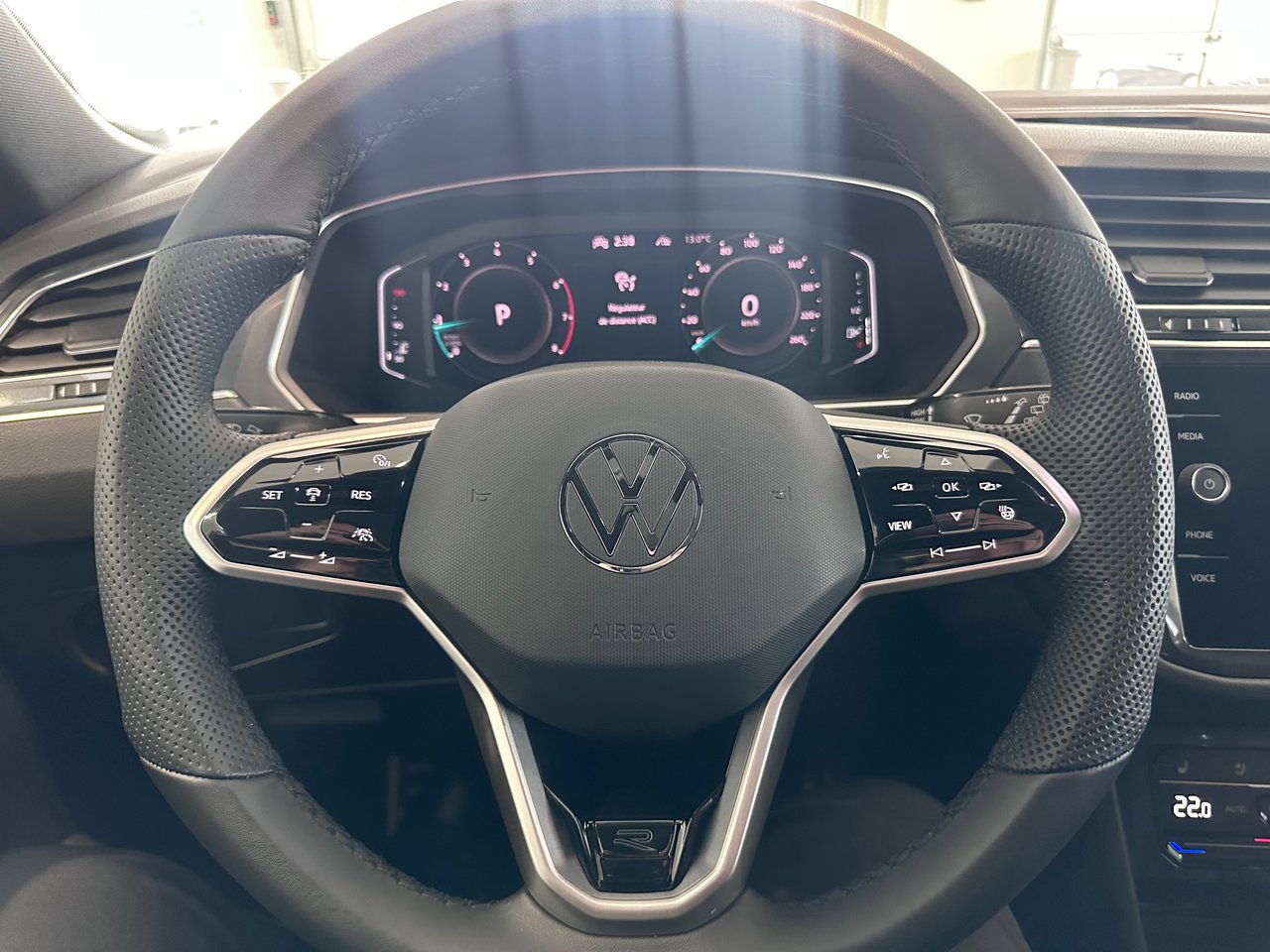 Volkswagen Tiguan Highline R-Line + TOIT + CUIR + NAV/GPS + WOW +++ 2022
