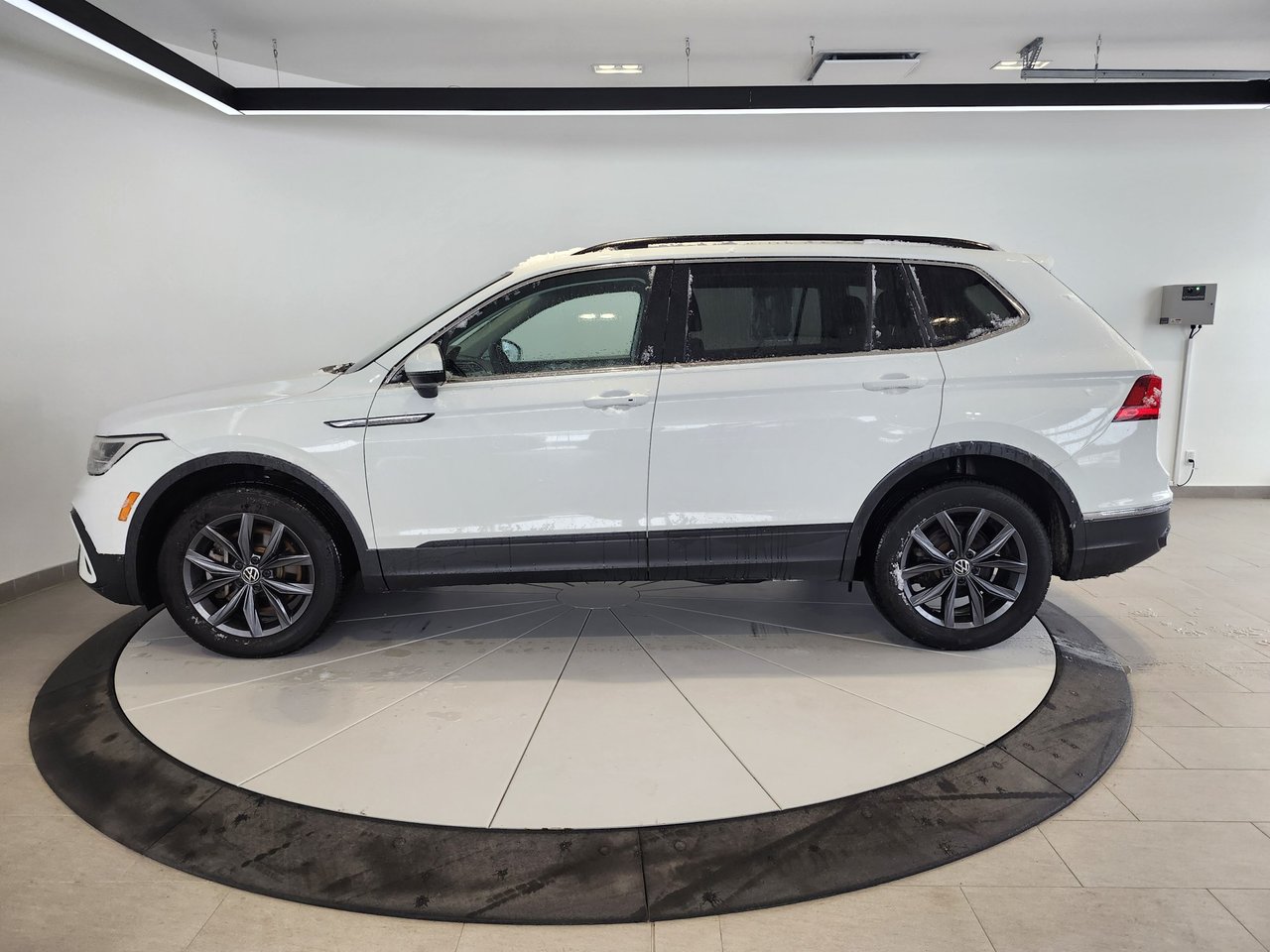 Volkswagen Tiguan Comfortline + CUIR + TOIT + CARPLAY  + A/C + WOW 2022