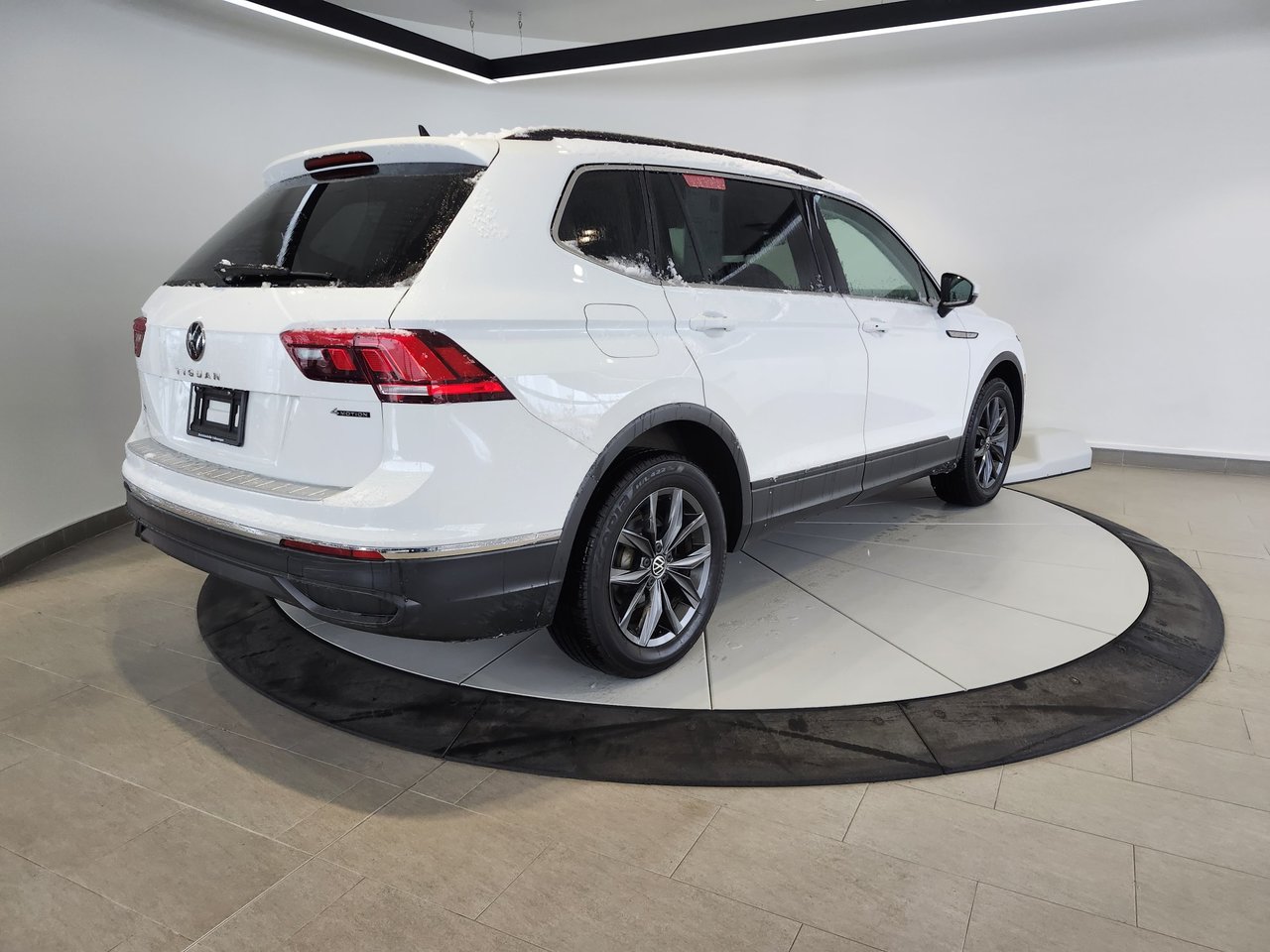 Volkswagen Tiguan Comfortline + CUIR + TOIT + CARPLAY  + A/C + WOW 2022
