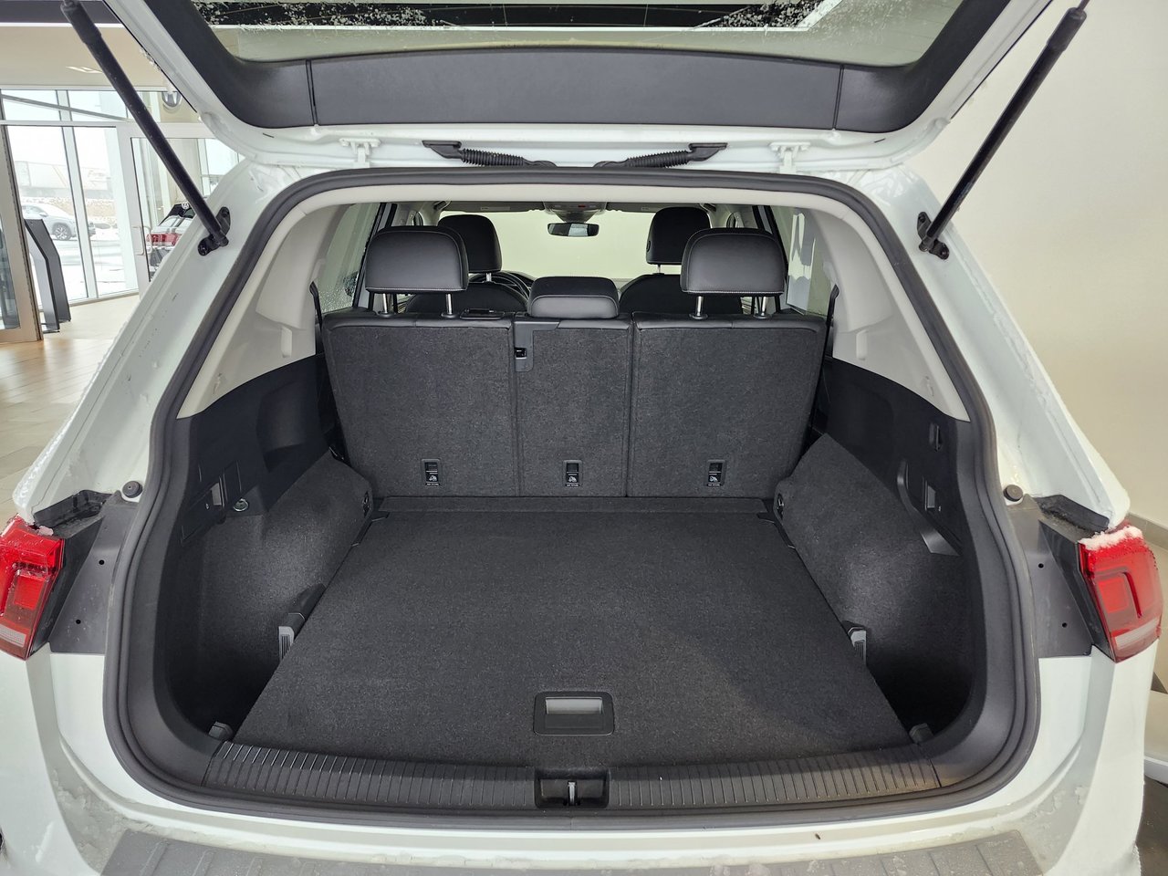 Volkswagen Tiguan Comfortline + CUIR + TOIT + CARPLAY  + A/C + WOW 2022