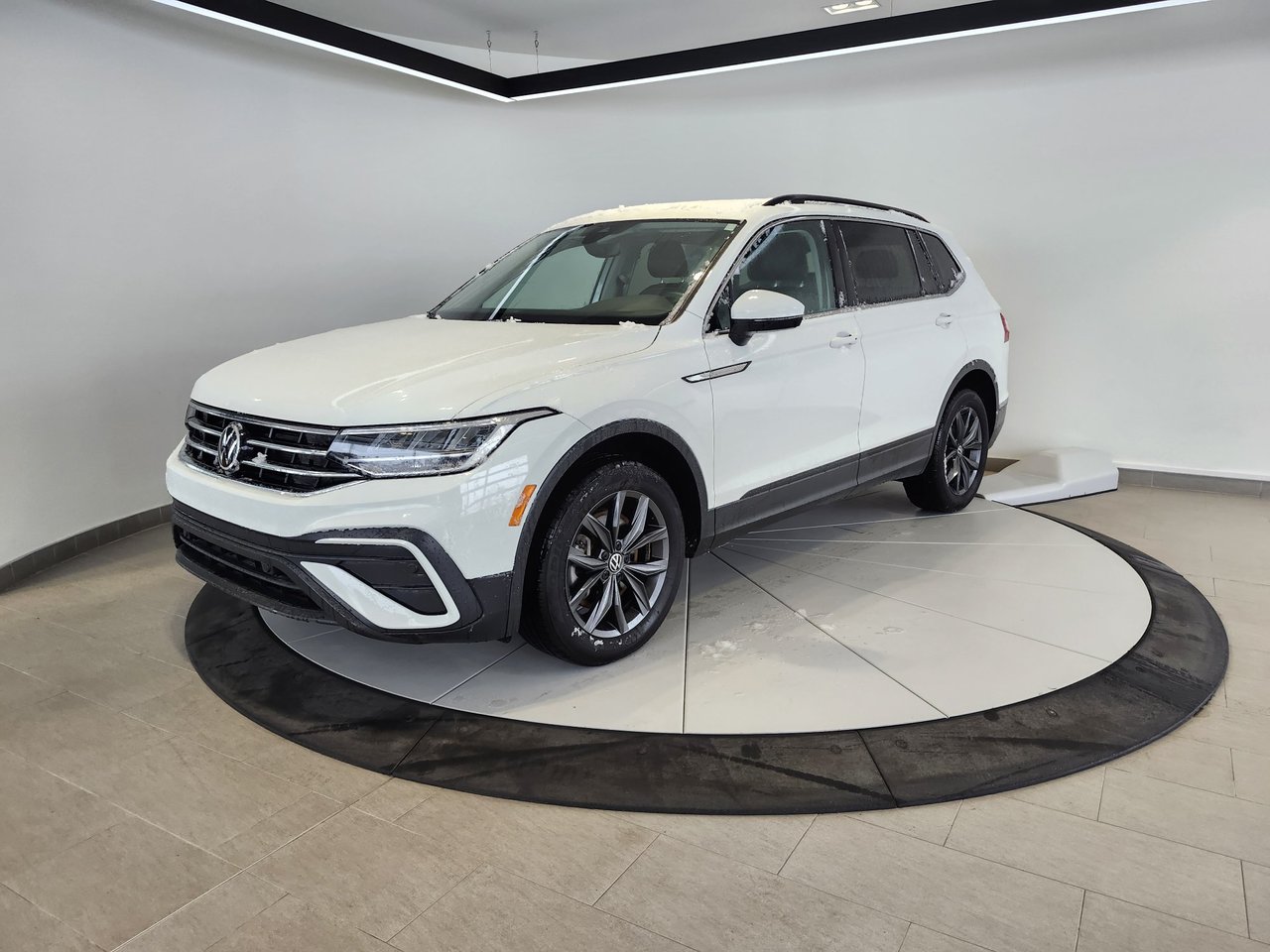 Volkswagen Tiguan Comfortline + CUIR + TOIT + CARPLAY  + A/C + WOW 2022