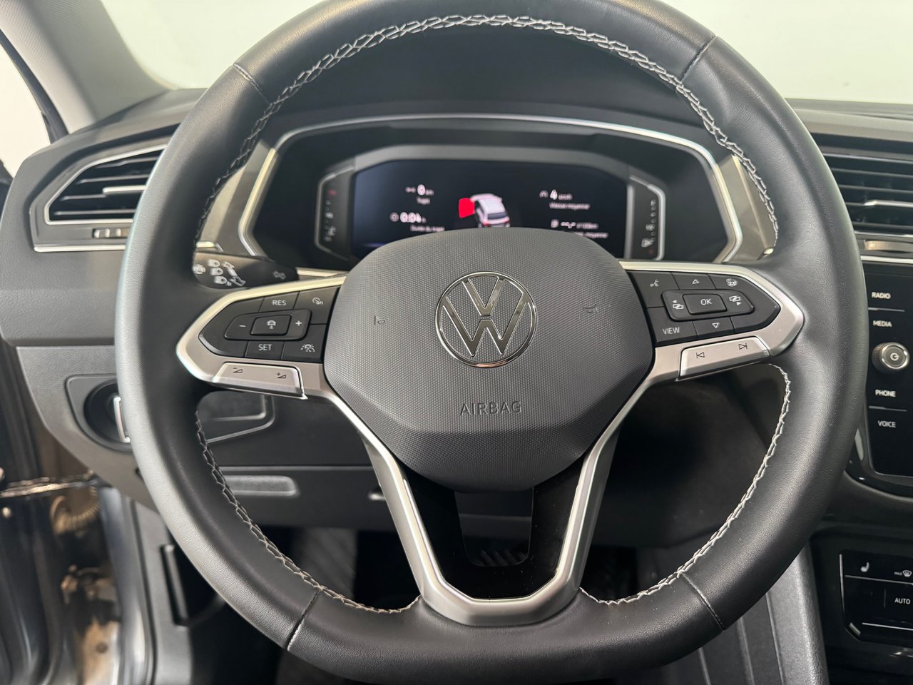 2022 Volkswagen Tiguan Comfortline + CUIR + CARPLAY + A/C + AWD + WOW ++