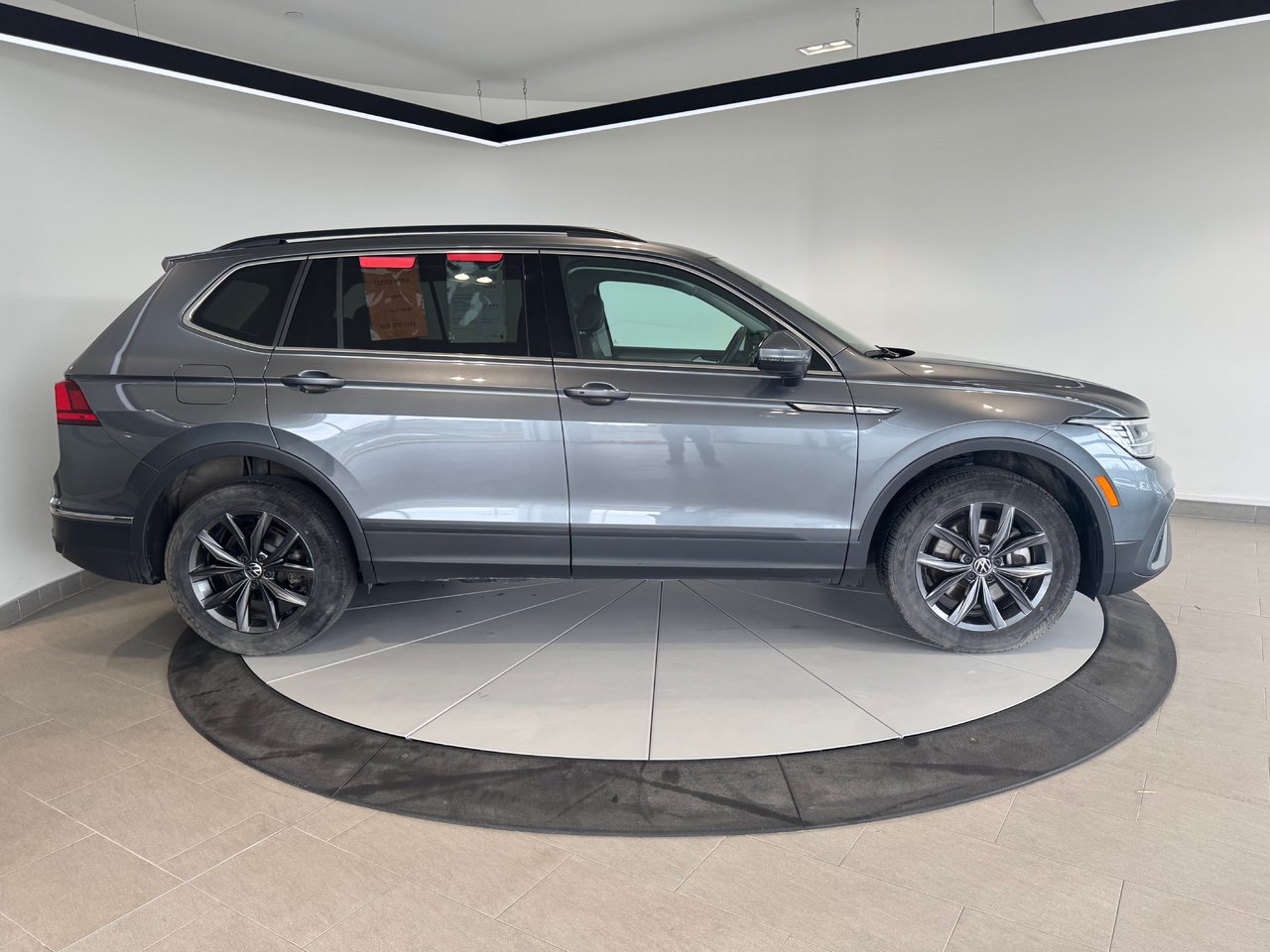 2022 Volkswagen Tiguan Comfortline + CUIR + CARPLAY + A/C + AWD + WOW ++