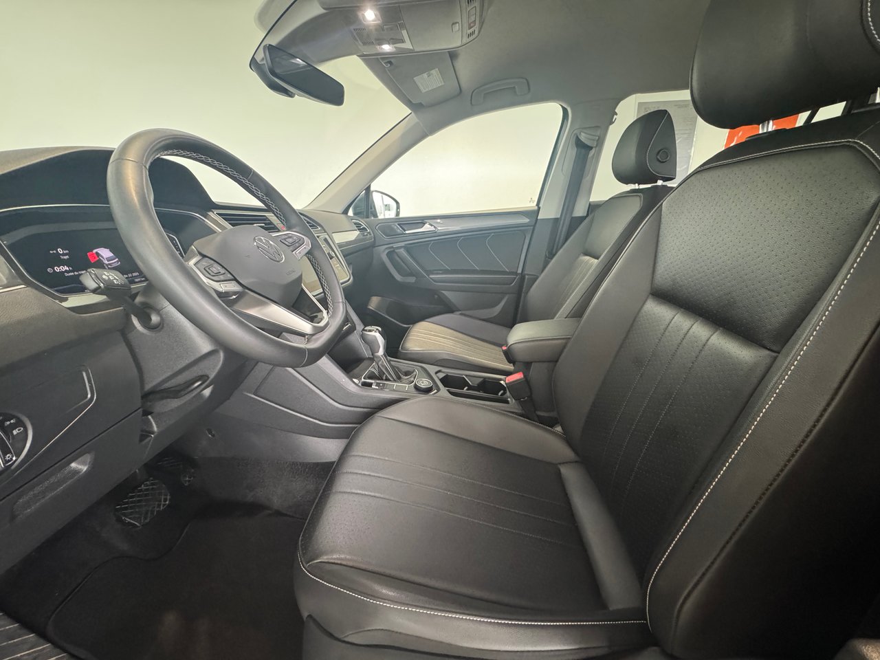2022 Volkswagen Tiguan Comfortline + CUIR + CARPLAY + A/C + AWD + WOW ++