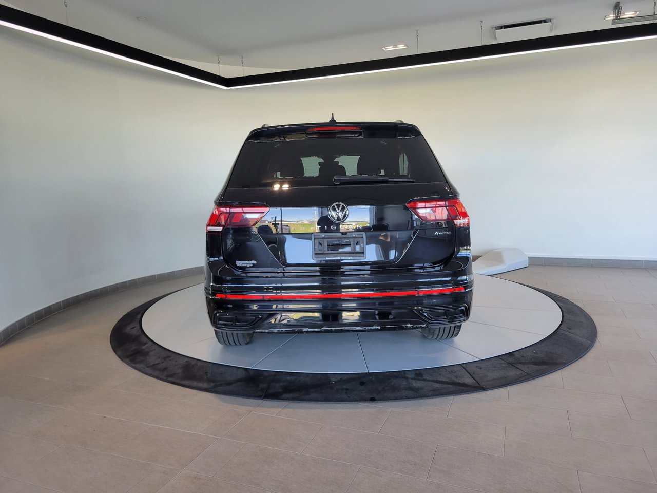 Volkswagen Tiguan Comfortline R-Line Black Edition+ CUIR+TOIT+WOW+++ 2022