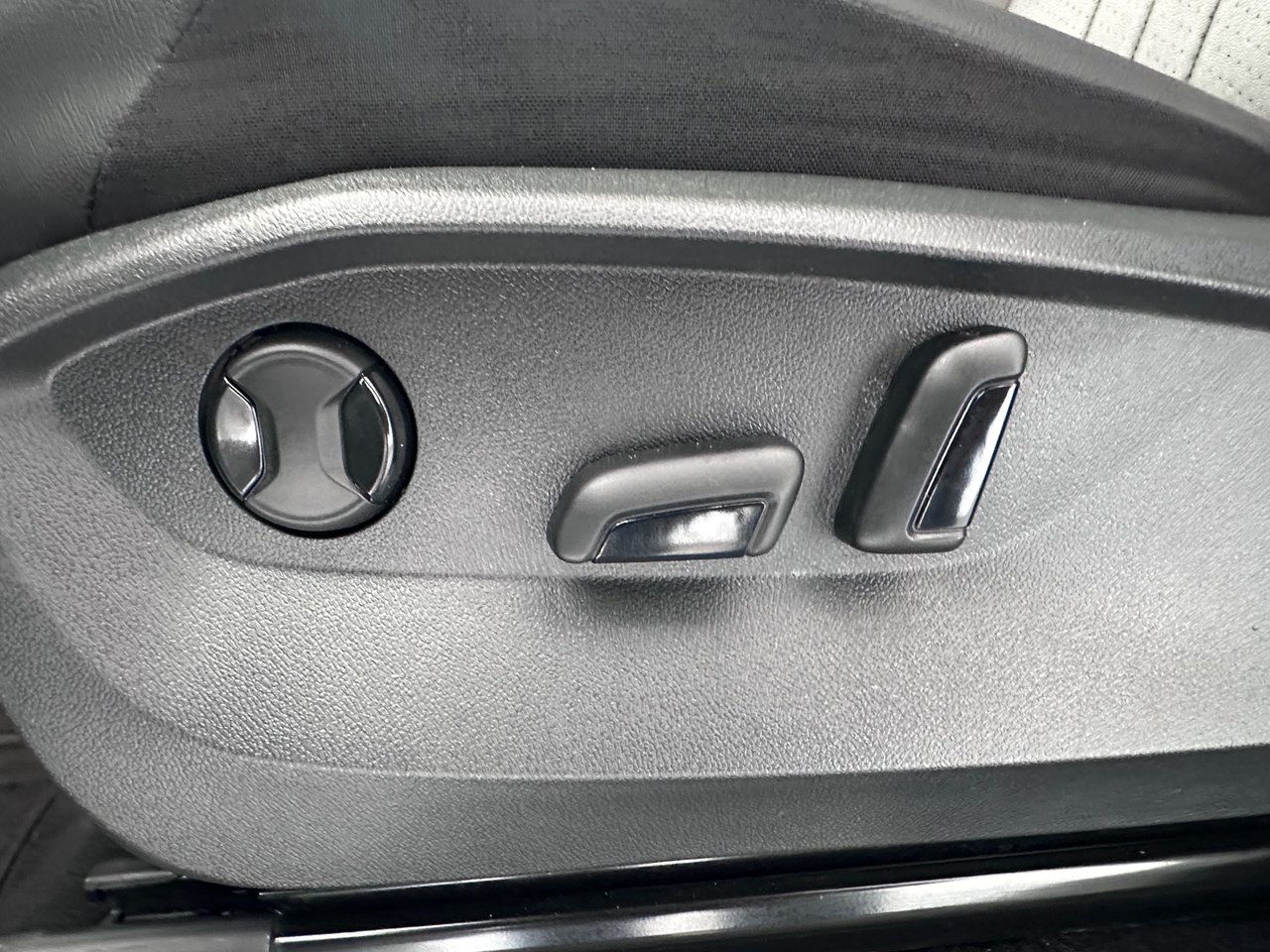 Volkswagen Tiguan Comfortline R-Line Black Edition 2023