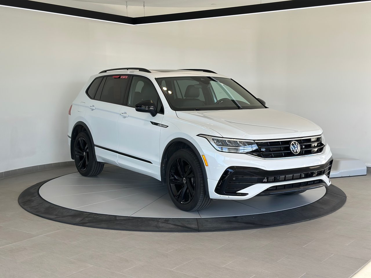 Volkswagen Tiguan Comfortline R-Line Black Edition 2023