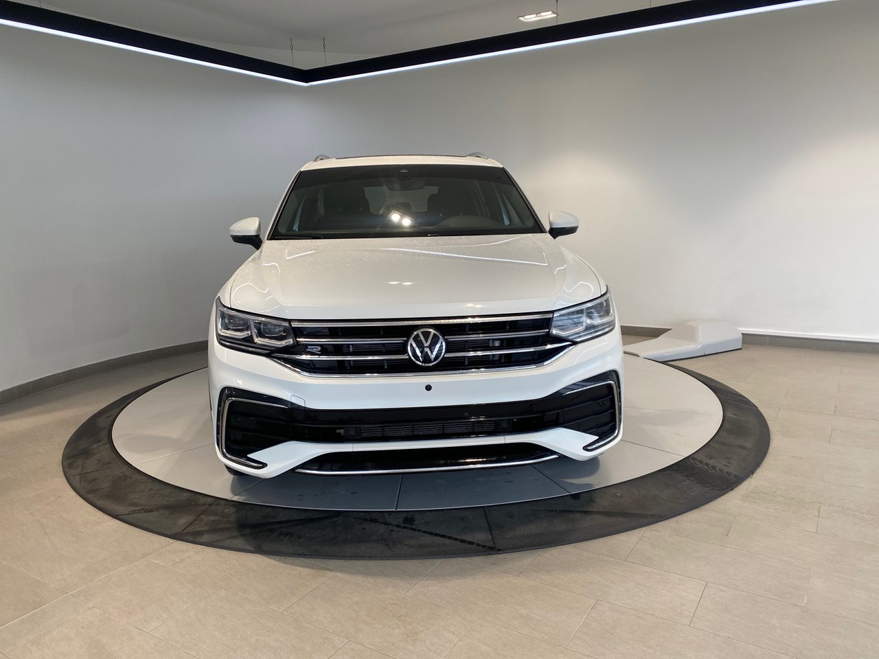 Volkswagen Tiguan Highline R-Line + CARPLAY + TOIT + CUIR + WOW +++ 2024