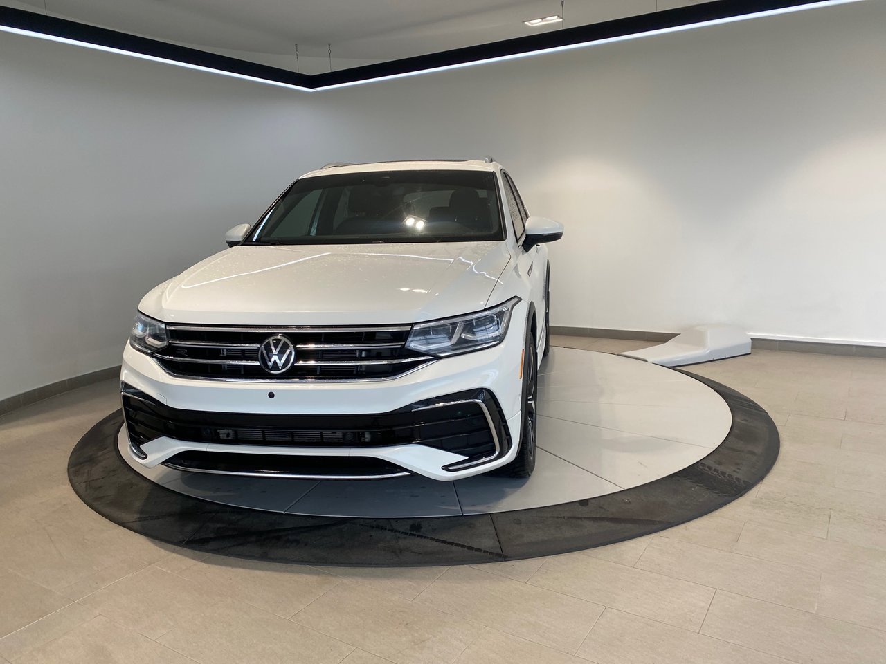 Volkswagen Tiguan Highline R-Line + CARPLAY + TOIT + CUIR + WOW +++ 2024