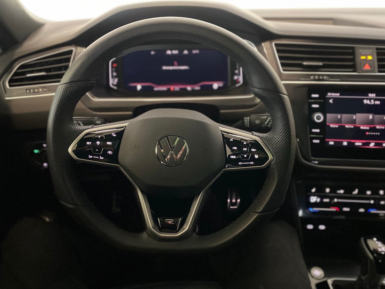 Volkswagen Tiguan Highline R-Line + CARPLAY + TOIT + CUIR + WOW +++ 2024