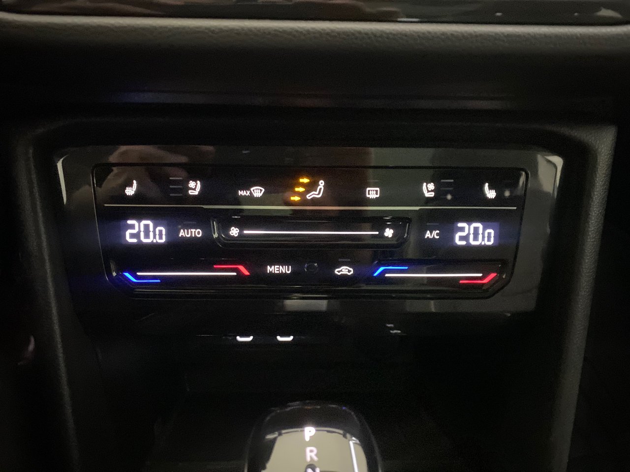 Volkswagen Tiguan Highline R-Line + CARPLAY + TOIT + CUIR + WOW +++ 2024